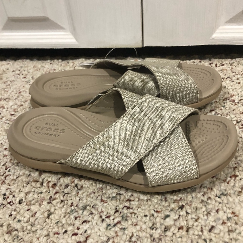 NWT Crocs women’s size 4 sandals.